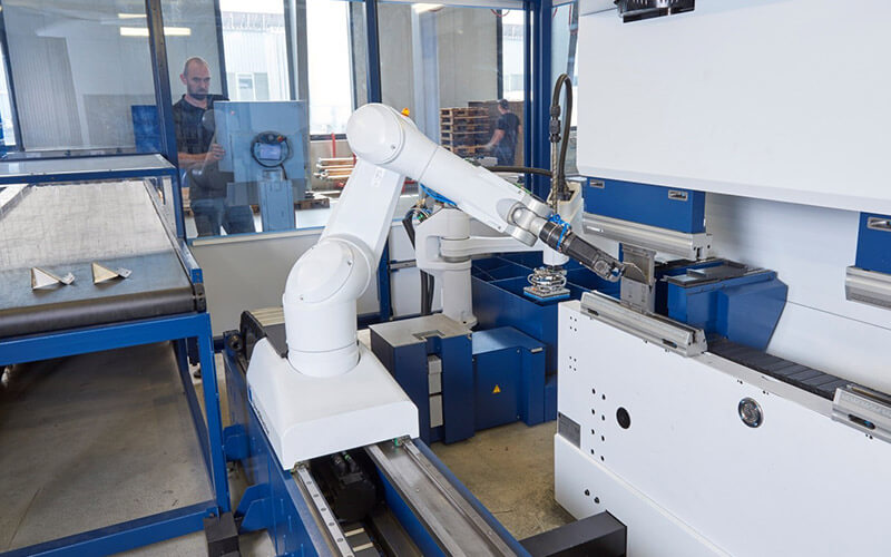 ein Roboter bei der Arbeit