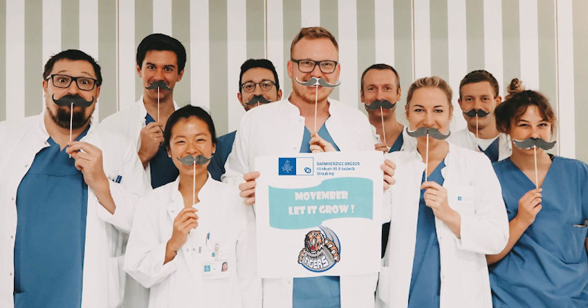 Gruppenbild Klinikum St. Elisabeth mit Schurbärten in der Hand