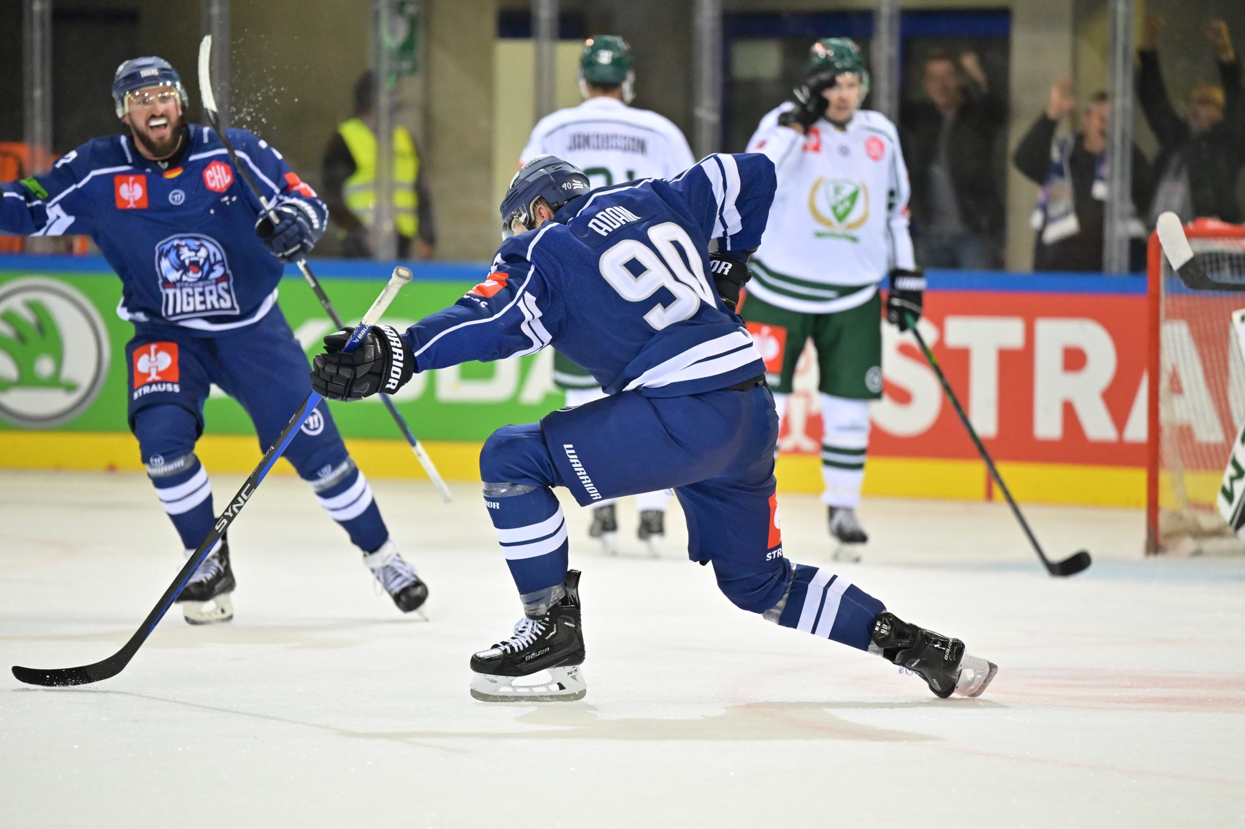 Nach Überraschungssieg gegen den schwedischen Meister Färjestad BK ist die Tür zum CHL-Achtelfinale weit offen